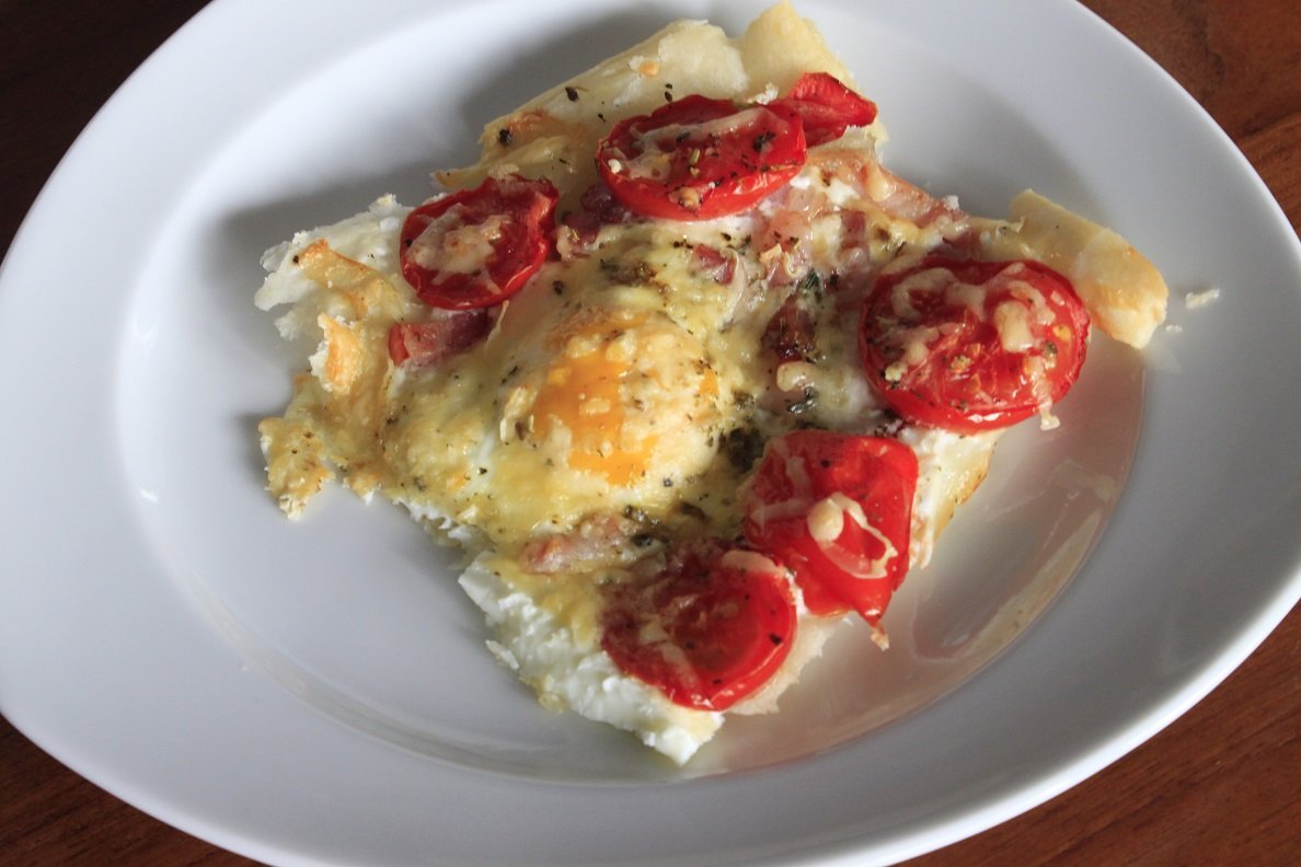 Plaattaart met ei, tomaat en kaas pasen recept ontbijt brunch lunch