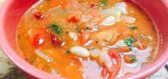 Witte bonen in tomatensoep Italiaanse tomatensoep recept foodblog Foodinista