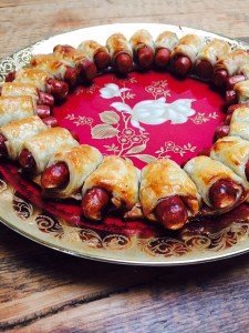 Zoete hotdog kerstkrans kidsfood partysnack recept