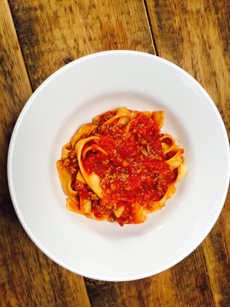 Snelle pasta bolognaise zelf maken als 20 minuten recept van Foodblog foodinista
