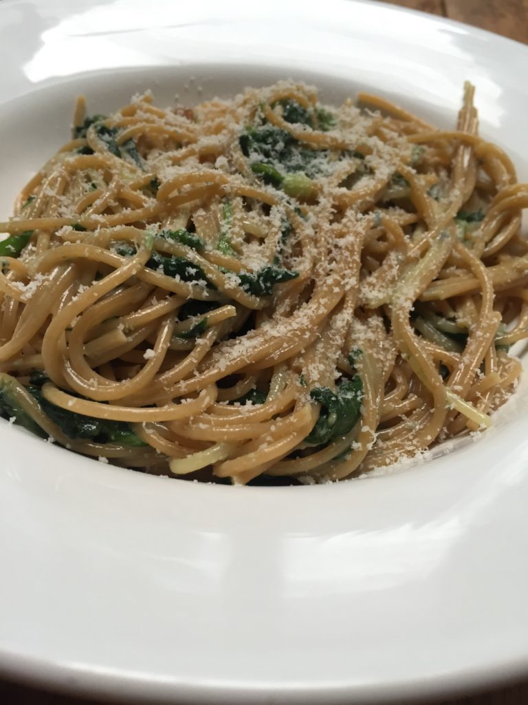recept voor spaghetti met spinazie en blauwe kaas foodblog Foodinista