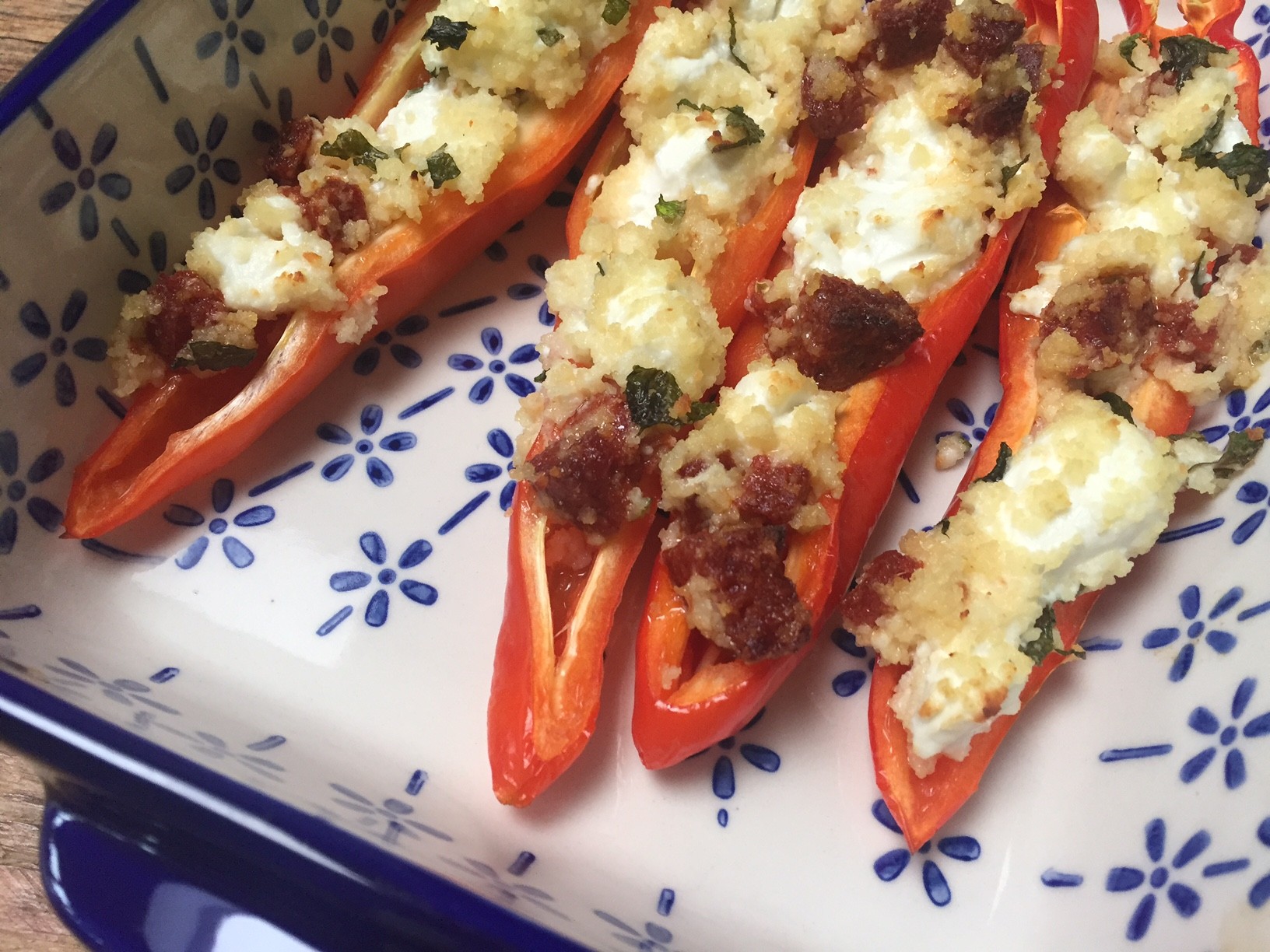Gevulde paprika met chorizo en geitenkaas recept van foodblog Foodinista