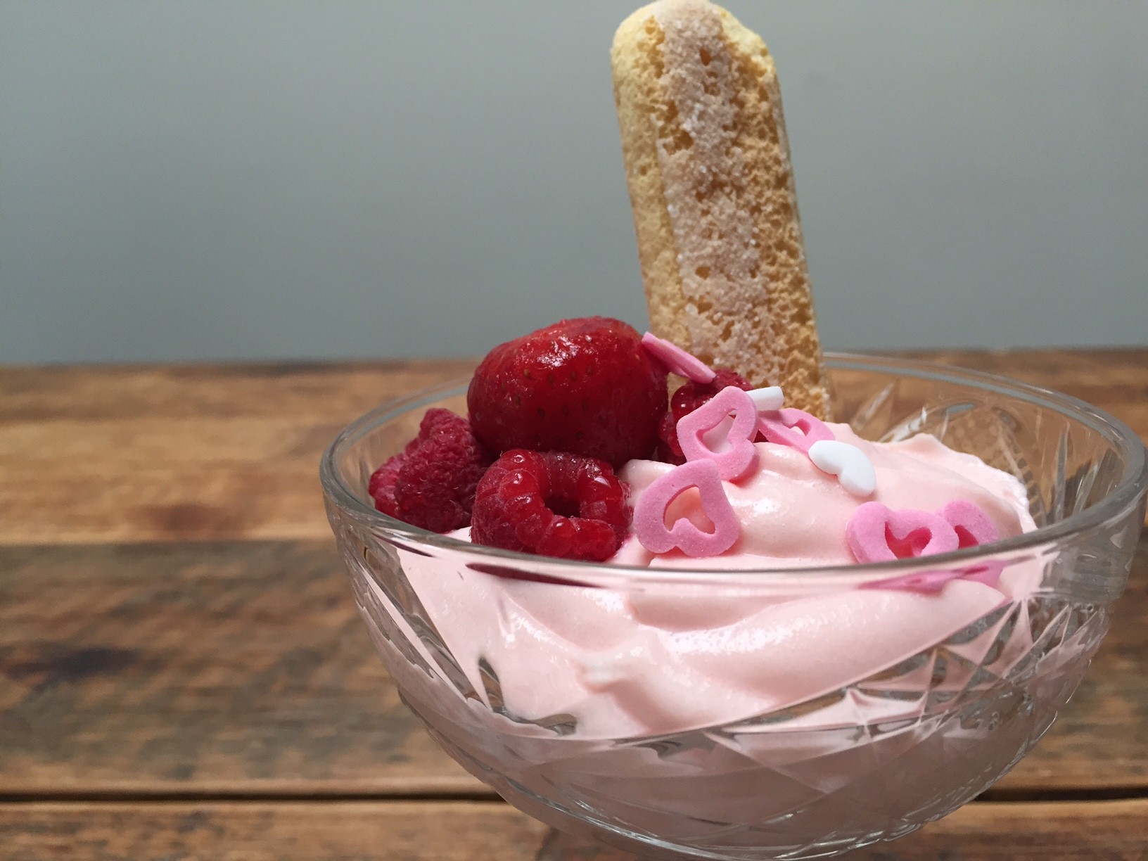 aardbeienpudding recept voor Valentijnsdag van Foodblog Foodinista