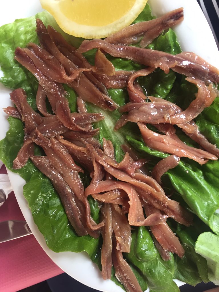 Foodie in Chios Ansjovis Ouzo Lunch Griekenland Foodblog Foodinista