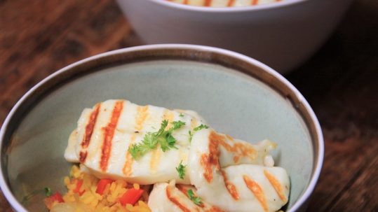 Saffraanrijst met paprika en halloumi recept van foodblog Foodinista