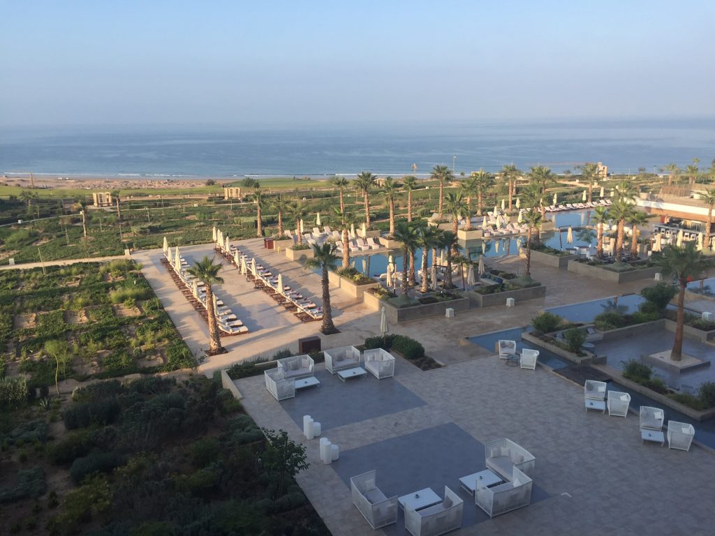 Thagazout Bay Hyatt uitzicht vanaf het balkon genieten in Marokko reisblog Foodinista
