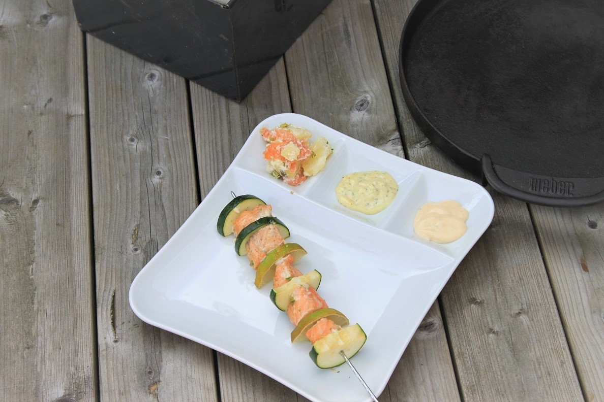 Zalmspiesen met limoen en courgette barbecuerecept Foodblog Foodinista