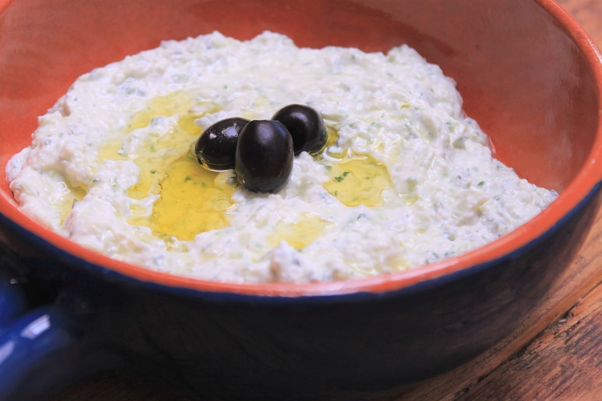 Zelf Griekse tzatziki maken recept van Foodblog Foodinista