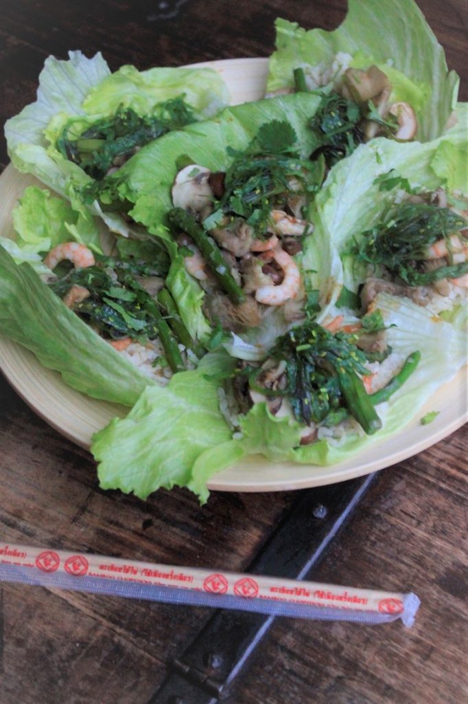 Recept Aziatische slawraps met garnalen van Foodblog Foodinista