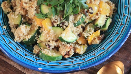 Recept couscous met courgette van Lekker & Simpel Kookboek Elke dag - Tips van Foodblog Foodinista