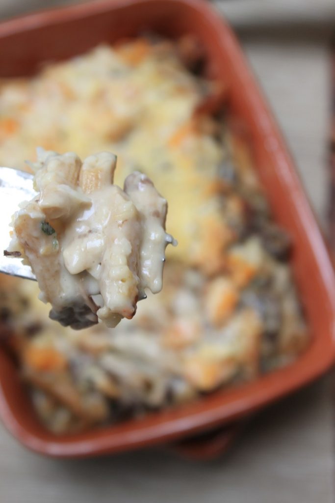 Mac and cheese met pompoen, gemengde paddenstoelen en drie kazensaus van Foodblog Foodinista
