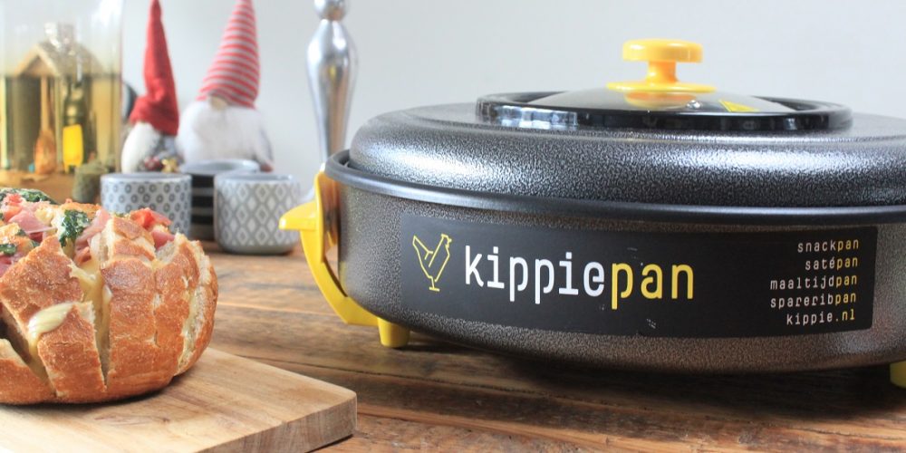 Borrelen bij de kerstboom met Kippie snackpan XL borrelhapjes tips van Foodblog Foodinista