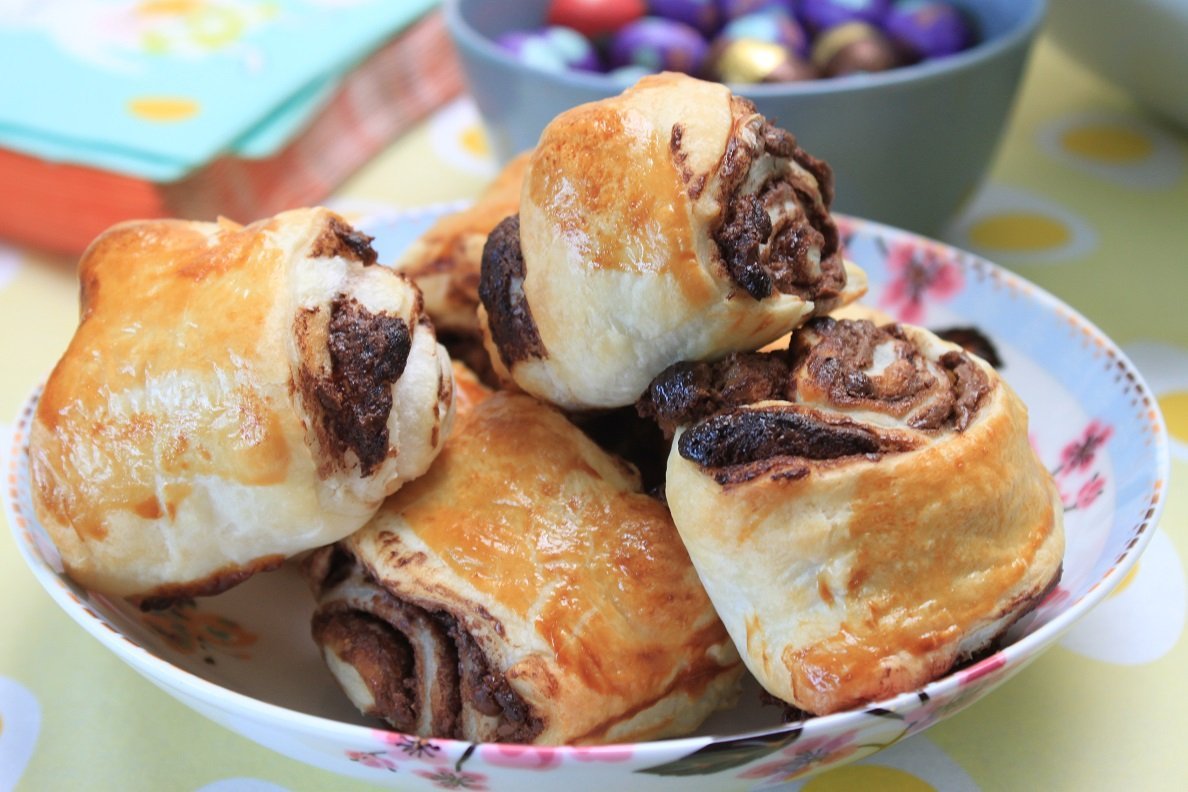 Chocolade croissantjes met Paaseitjes vulling - Paasrecept van Foodblog Foodinista