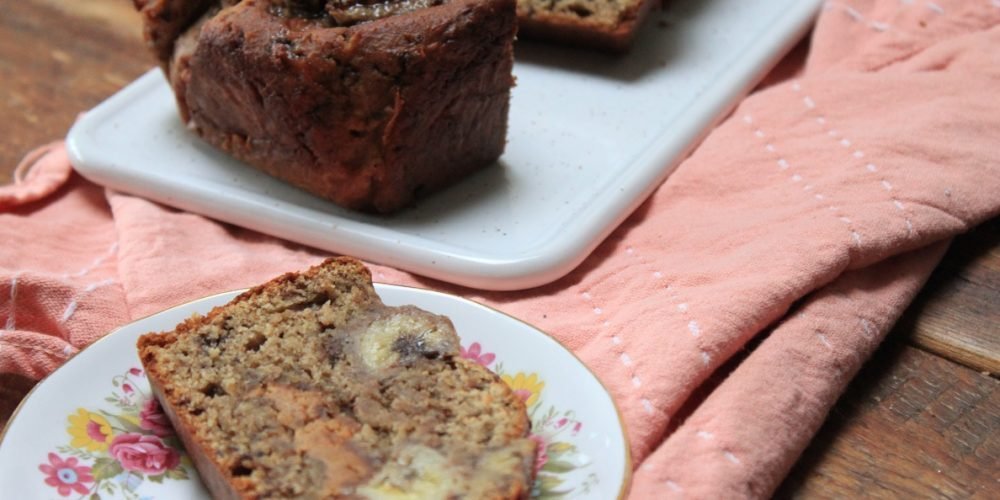 Recept Bananenbrood met pindakaas en chocolade van Foodblog Foodinista