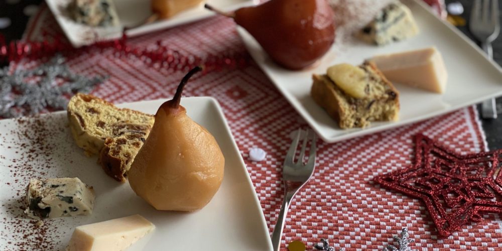 Kaasplankje met stoofpeertjes en kerstbrood - Voor wie niet kan kiezen - Foodblog Foodinista