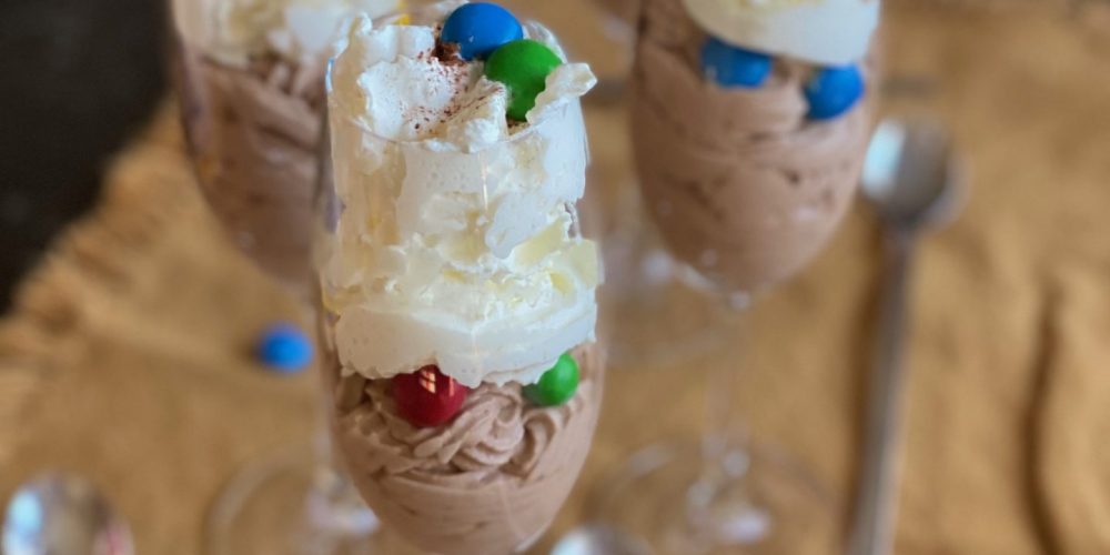 Simpele M&M's Chocolademousse - Toetjes recept van Foodblog Foodinista