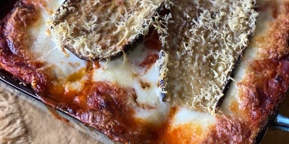 Melanzane alla parmigiana - Italiaanse aubergine ovenschotel - Recept van Foodblog Foodinista