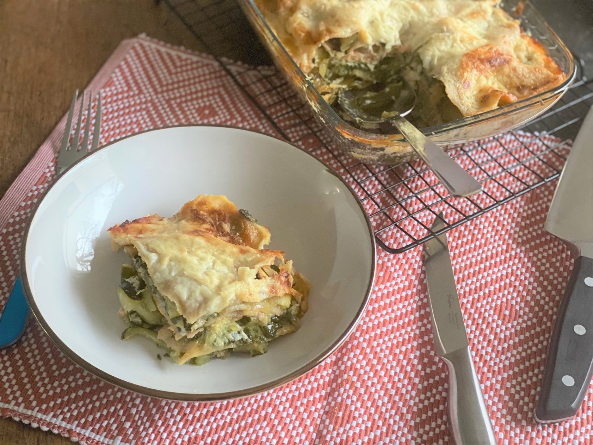 Lasagne met zalm, spinazie en courgette - Lasagnerecept van Foodblog Foodinista