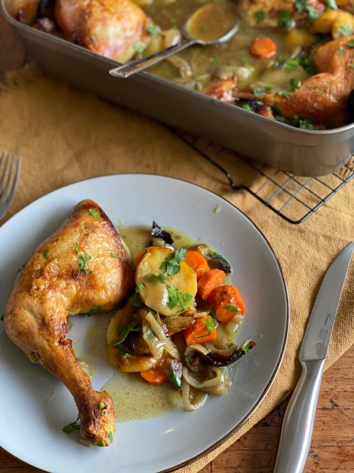 Tajine bakplaat met kip in ras el hanout, abrikozen en appel Fooodinista