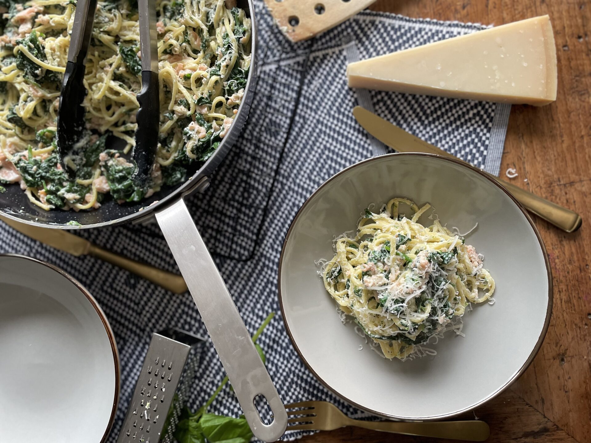 Spaghetti in ricottasaus met spinazie en zalm - Foodblog Foodinista