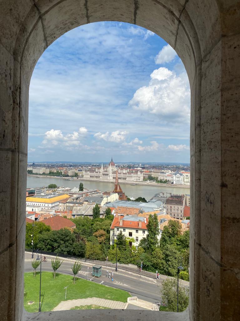 Uitzicht over Buda vanuit Pest - Weekje in Budapest