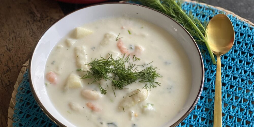 Aspergesoep met tuinkruiden en garnalen - Foodblog Foodinista