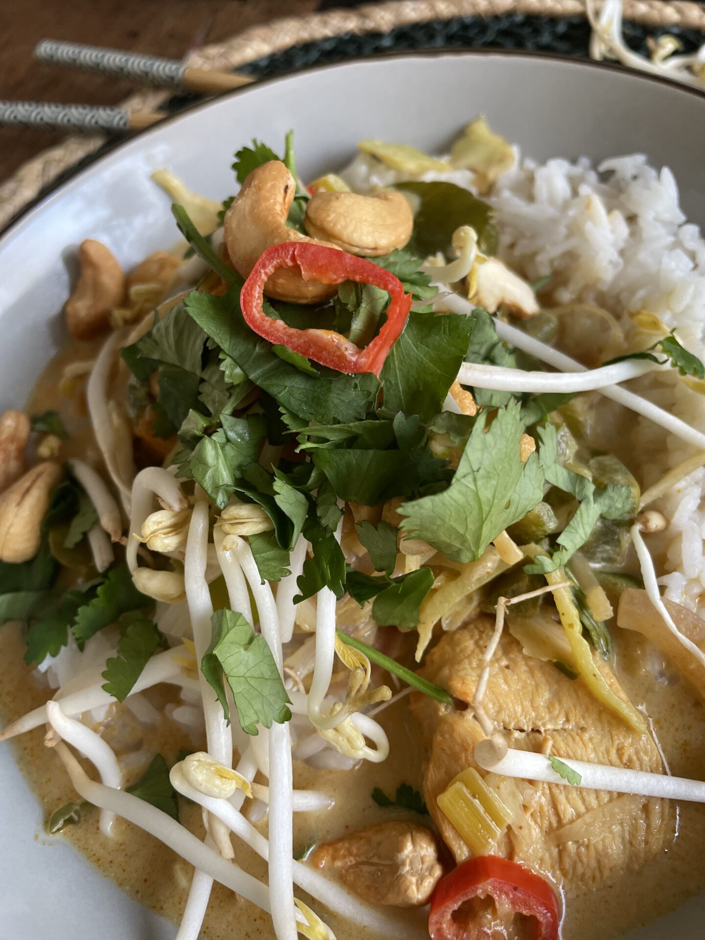 Thaise rode curry met kip - Foodblog Foodinista