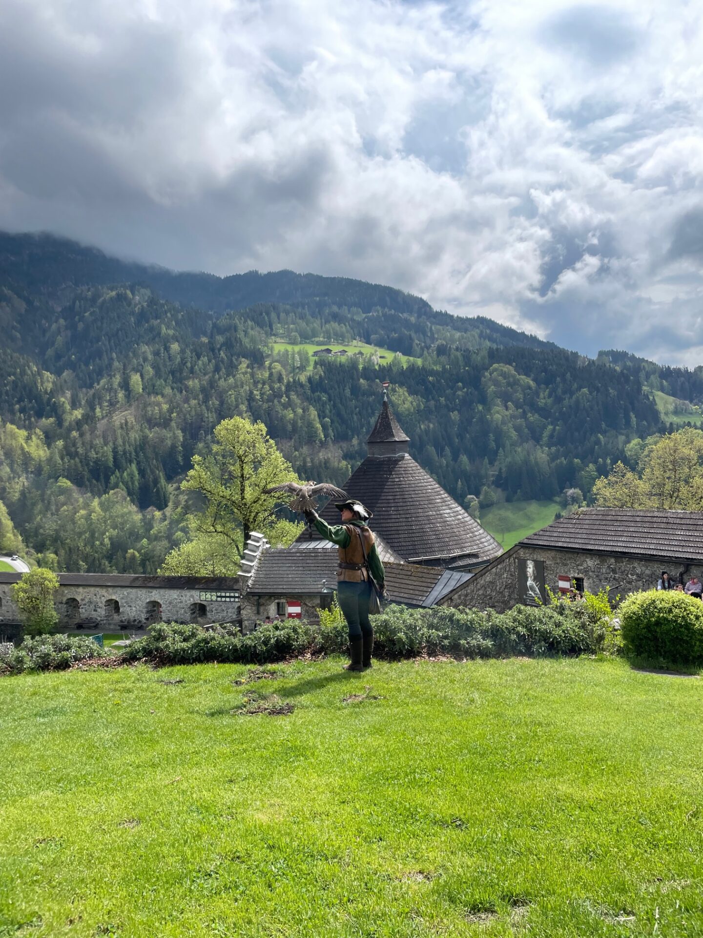 Kasteel Hohenwerfen - Salzburgerland tips – Wat is er te doen in Salzburgerland? Eten en drinken tot mooie natuurwandelingen