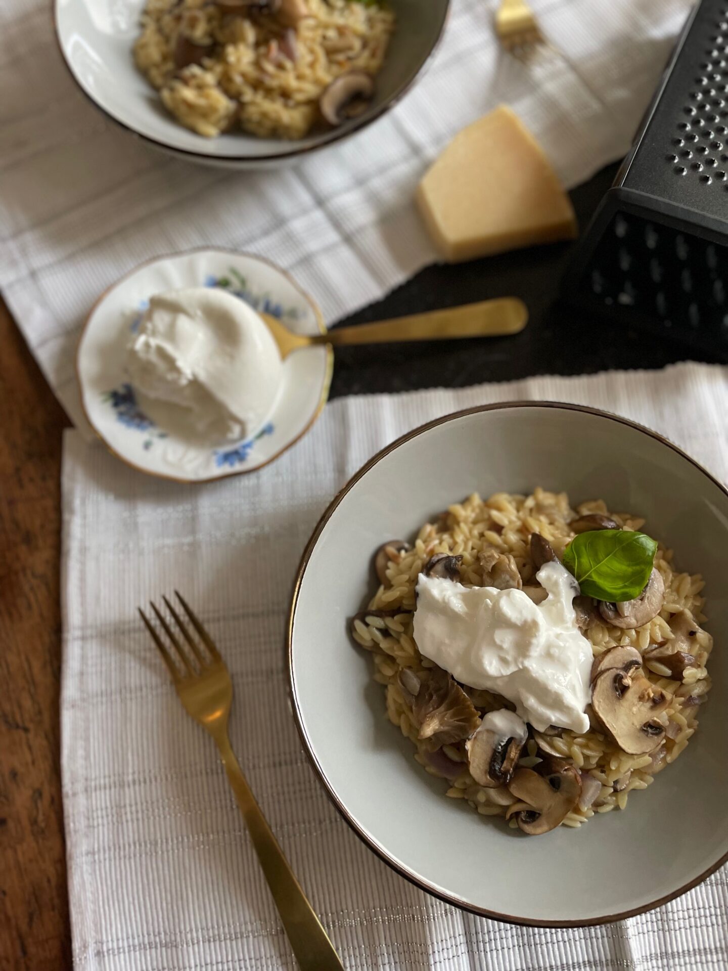 Risotto van Orzo met paddenstoelen en burrata - Foodblog Foodinista