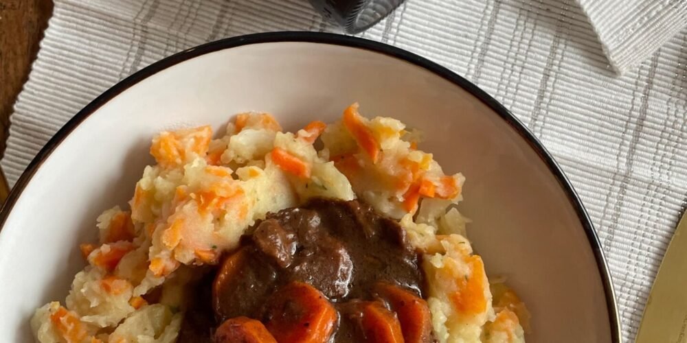 Sinterklaas stoofvlees recept met Hop, Hop, Hop Sinterklaas bier met hutspot - Foodblog Foodinista