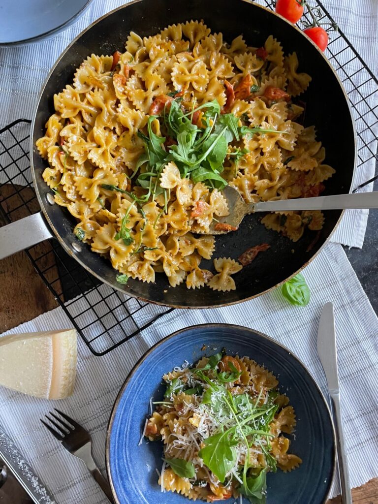 Romige pasta pesto - Super snel pasta recept - Foodblog Foodinista