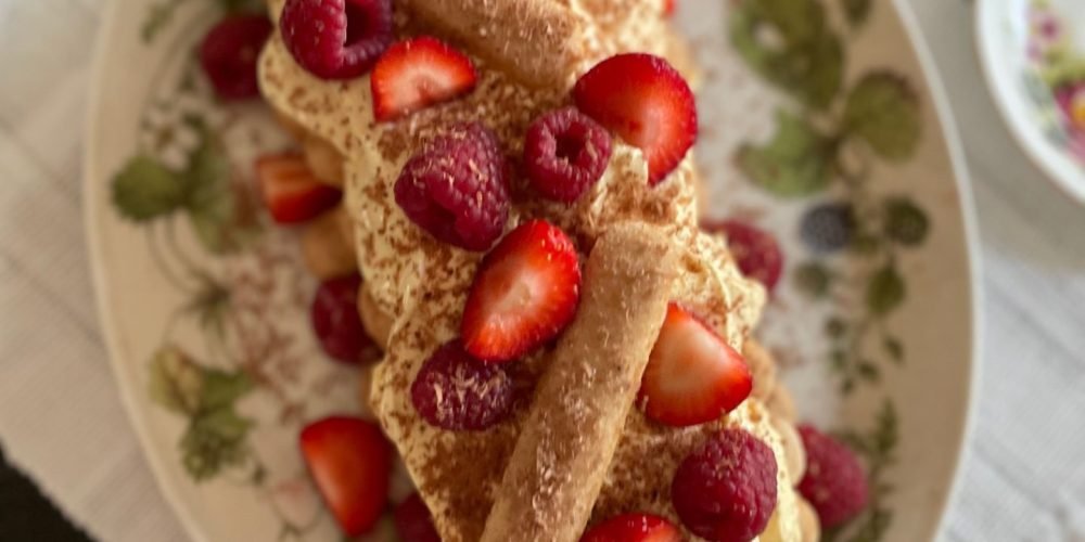 Tiramisu met rood fruit en limoncello - Foodblog Foodinista
