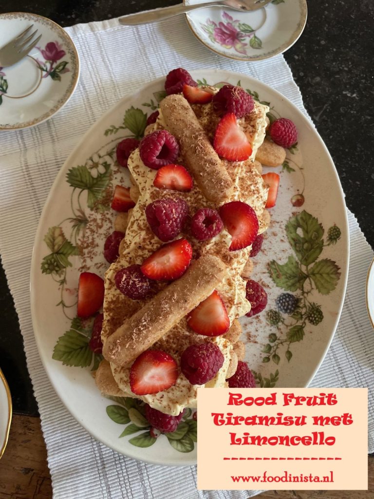 Tiramisu met rood fruit en limoncello - Foodblog Foodinista