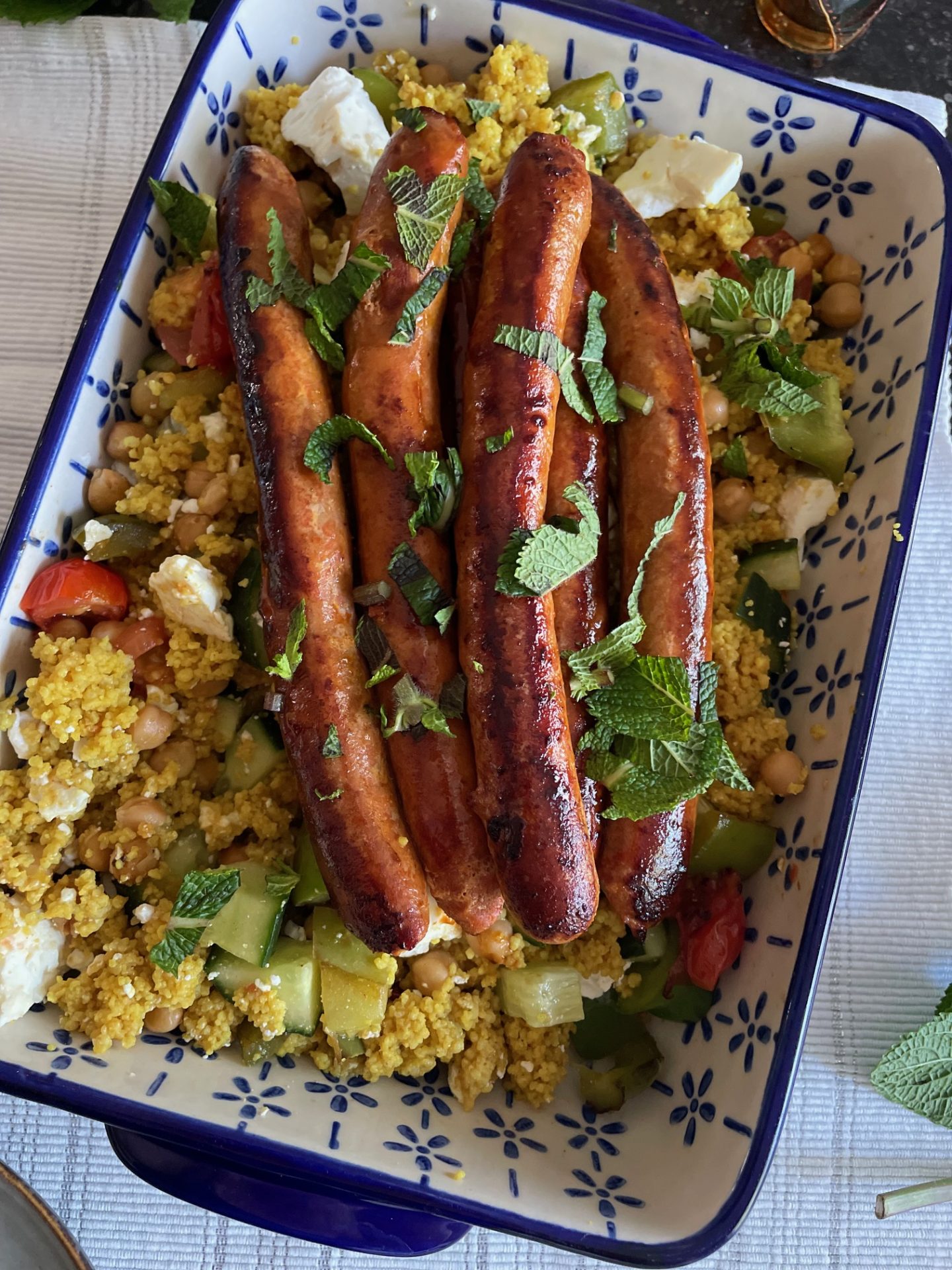 Couscous salade met merguez worstjes en geitenkaas - Ardeche inspiratie en tips - Foodblog Foodinista