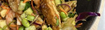 Aziatische salade met gyoza en garnalen - Salade recept - Foodinista